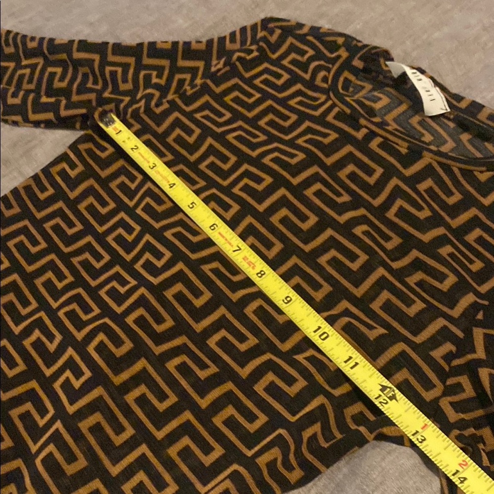 Long Sleeve Geometric Top - Black and Brown - Picture 5 of 7